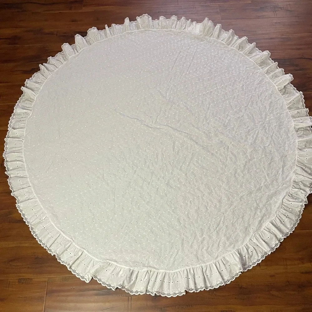 Eyelet Ruffle Round Tablecloth Size 70